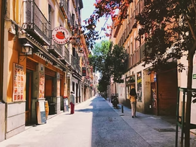 Vías para lograr el cese de una vivienda de uso turístico en Madrid